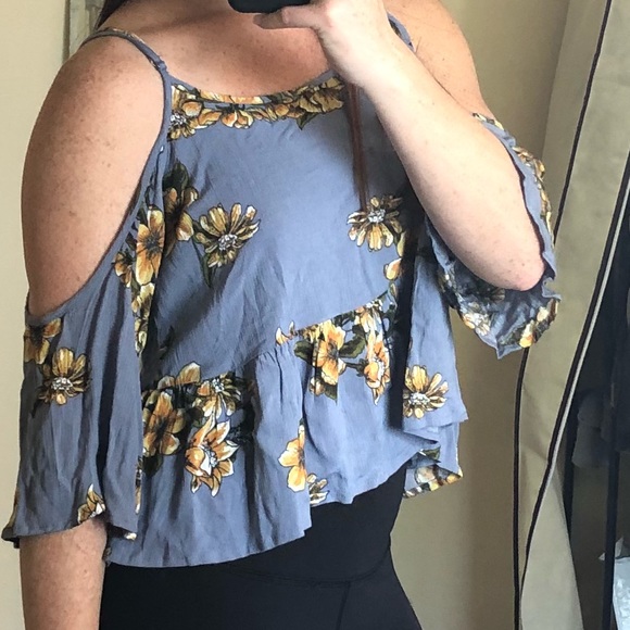 Cotton Candy LA open shoulder top - Picture 2 of 4